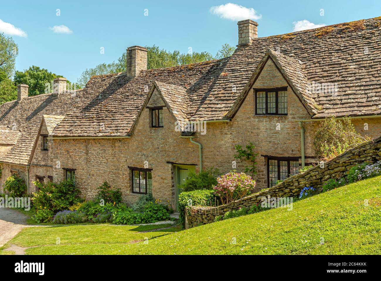 Case di Arlington Row a Bibury, Inghilterra, Gloucestershire, Inghilterra, Regno Unito Foto Stock