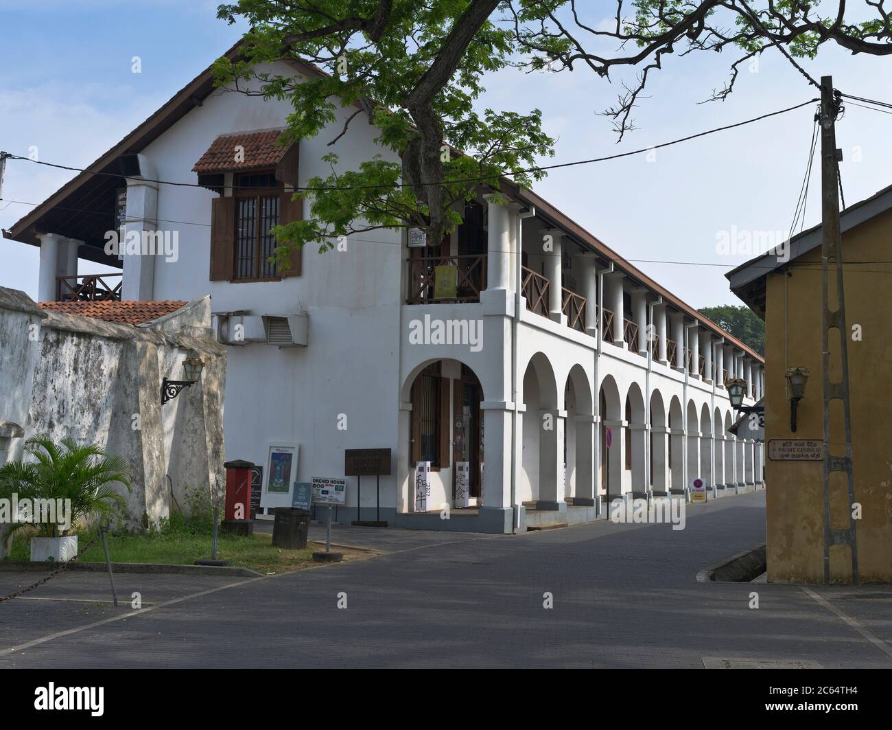 dh Old Dutch Hospital GALLE FORT SRI LANKA edificio coloniale esterno strada commerciale Foto Stock
