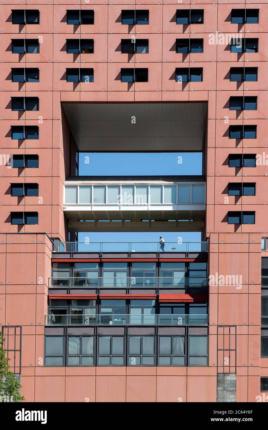 Italia, Lombardia, Milano, quartiere Bicocca, particolare dell'Università progettata da Vittorio Gregotti Foto Stock