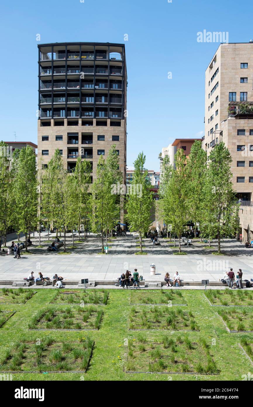 Italia, Lombardia, Milano, quartiere Bicocca, particolare dell'Università progettata da Vittorio Gregotti Foto Stock