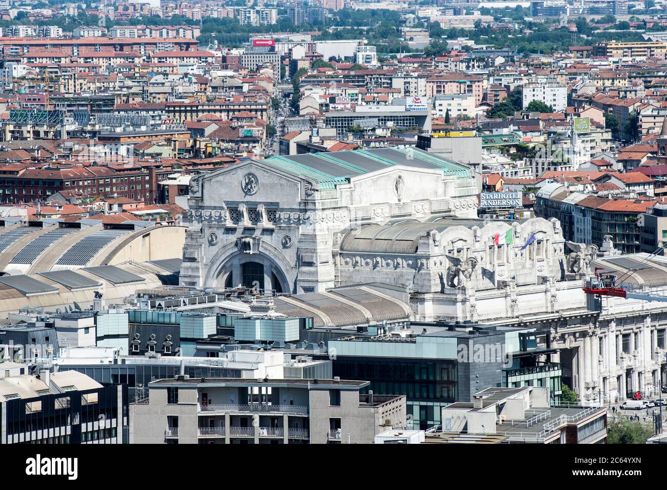 Italia, Lombardia, Milano, paesaggio urbano con stazione centrale Foto Stock