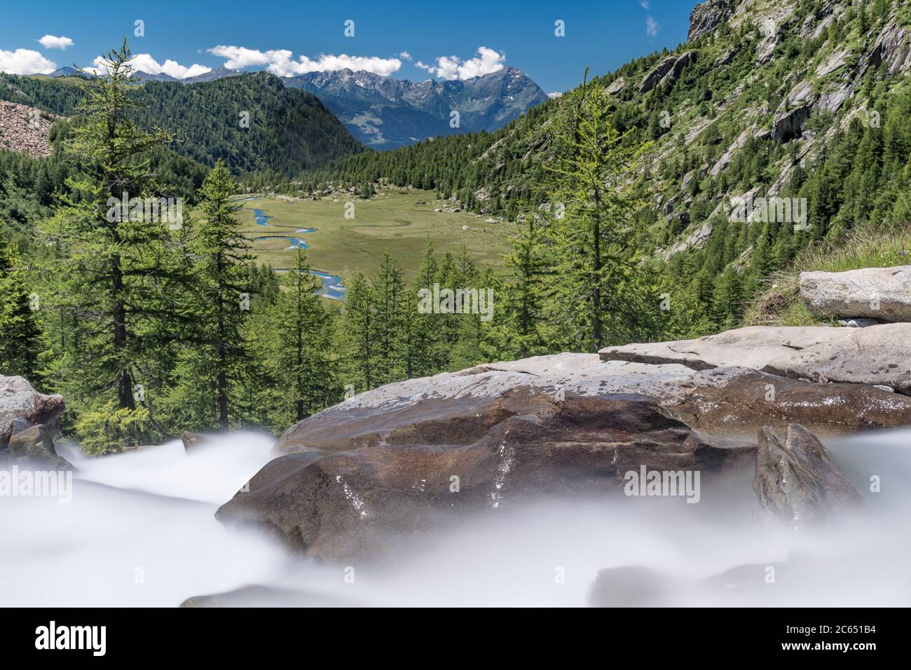 Cascata con vista aerea sulla Predarossa, Lombardia, Italia Foto Stock