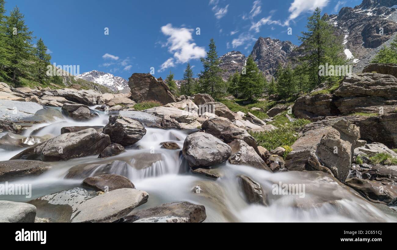 Cascata alpina, Val Masino, Alpi Italiane Foto Stock