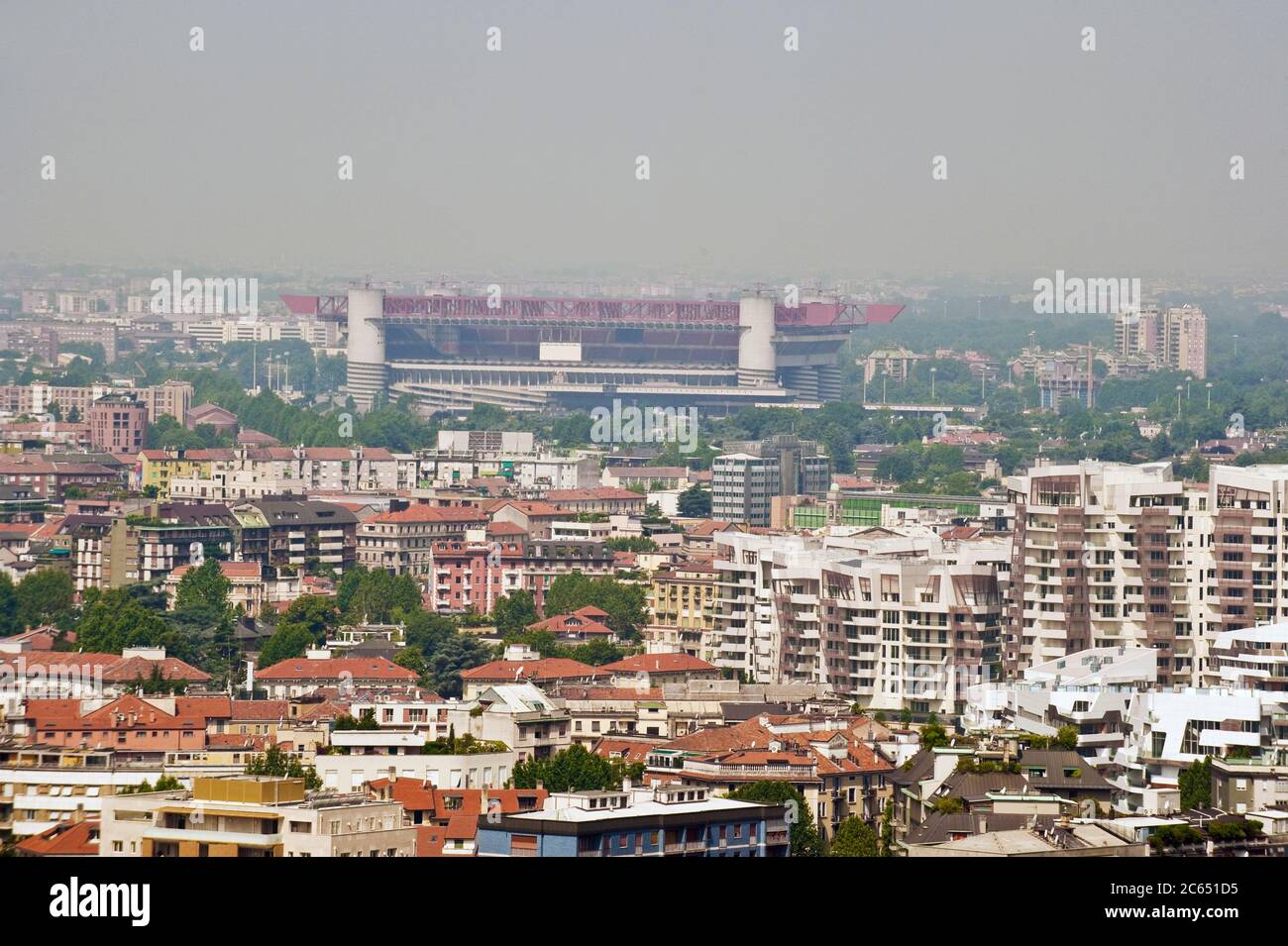 Italia, Lombardia, Milano, paesaggio urbano con stadio San Siro Foto Stock