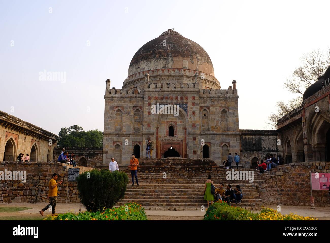 Bada Gumbad all'interno del giardino Lodhi, Nuova Delhi, India Foto Stock