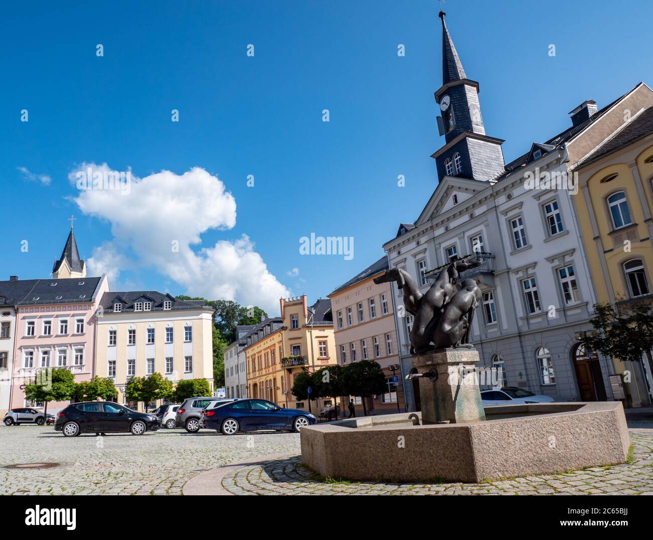 Piazza del mercato con il municipio di Bad Lobenstein in Turingia Foto Stock