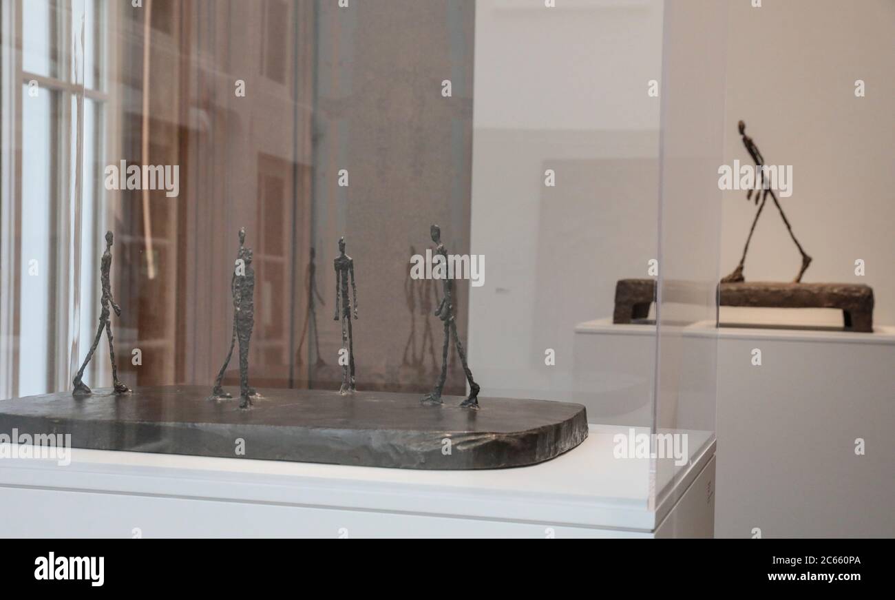 MOSTRA: L'UOMO CHE CAMMINA, GIACOMETTI INSTITUT, PARIGI Foto Stock