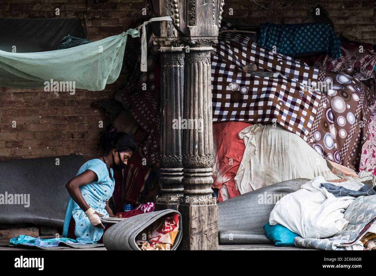 Mendicanti e poveri al tempio di Pashupatinath a Kathmandu, Nepal Foto Stock