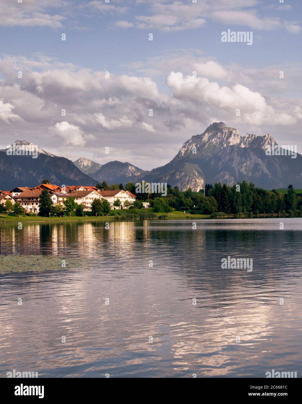 Hopfen am See nella luce estiva sera Foto Stock