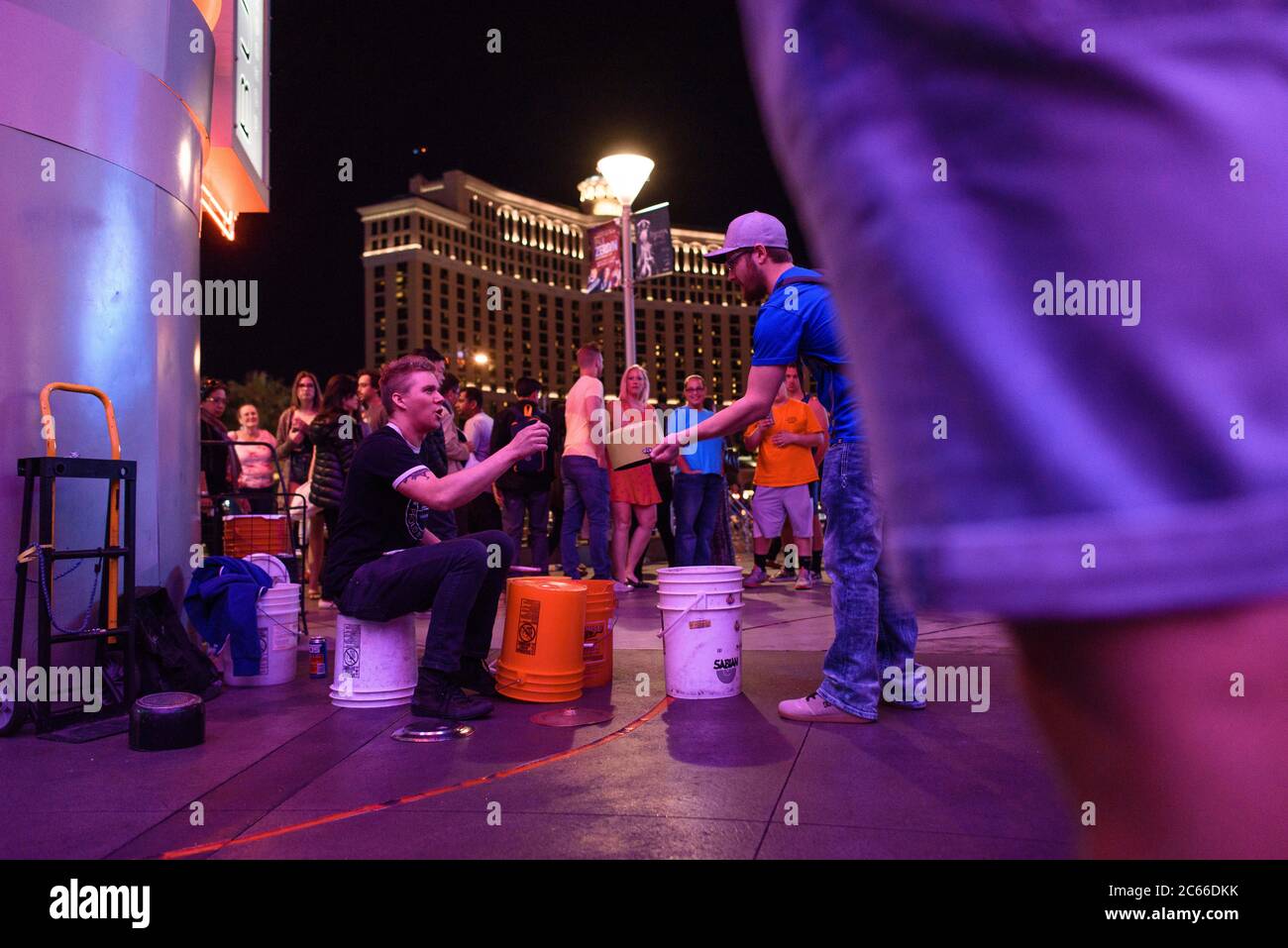 Musicista di strada sulla Strip di Las Vegas, Nevada, USA Foto Stock