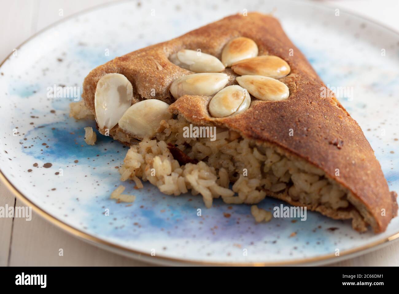 Perde pilavi turco / colza pilaf con pollo, mandorla e uvetta Foto Stock