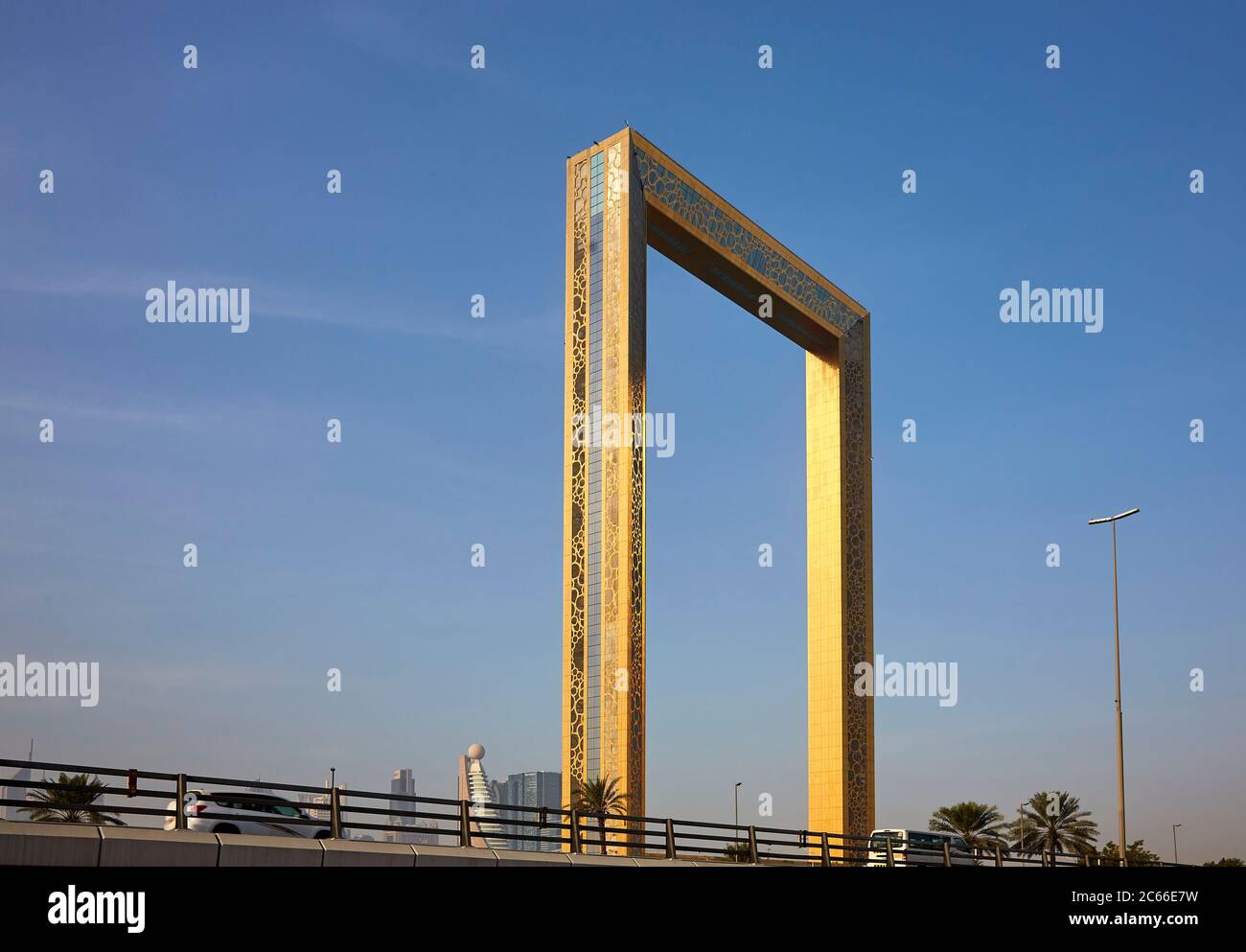 Dubai Frame, nuova attrazione con piattaforma panoramica nel Parco Zabeel, aperto nel gennaio 2018, Dubai, Emirati Arabi Uniti Foto Stock