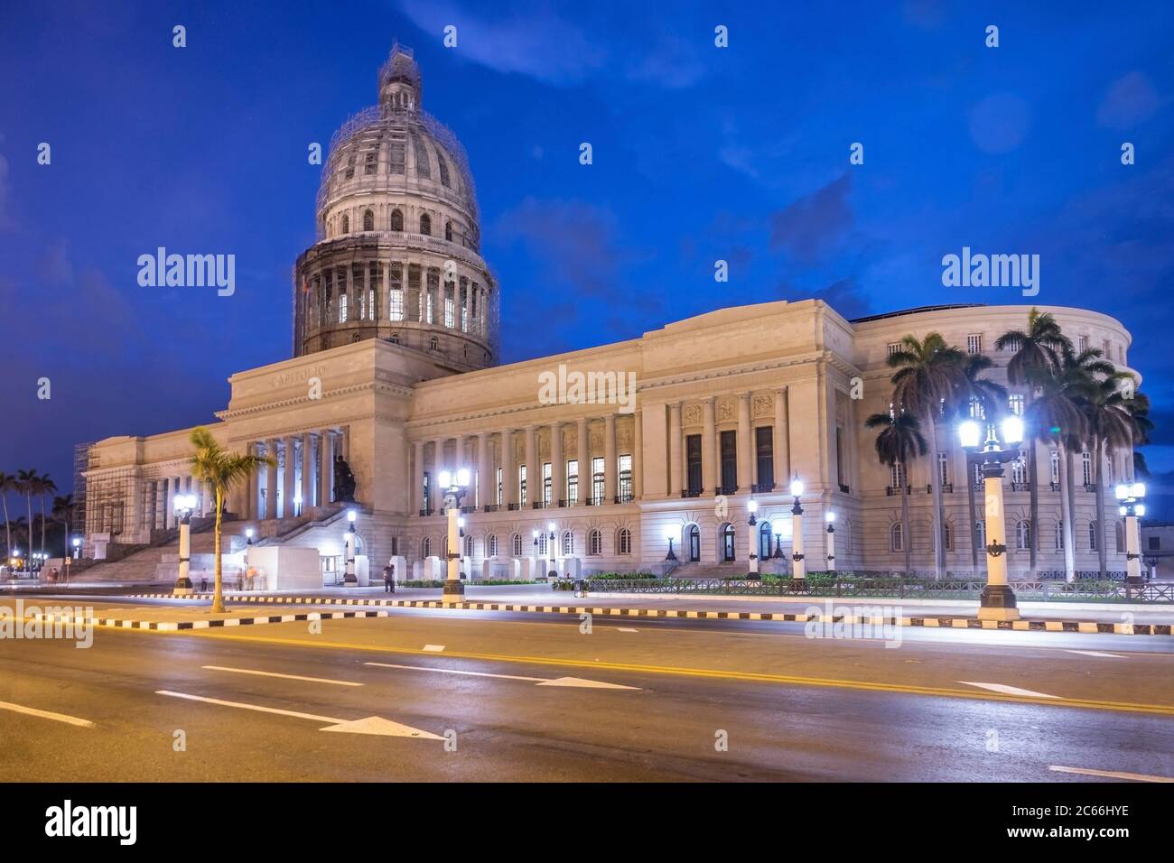 Cuba, l'Avana, Capitolio, colpo di notte Foto Stock