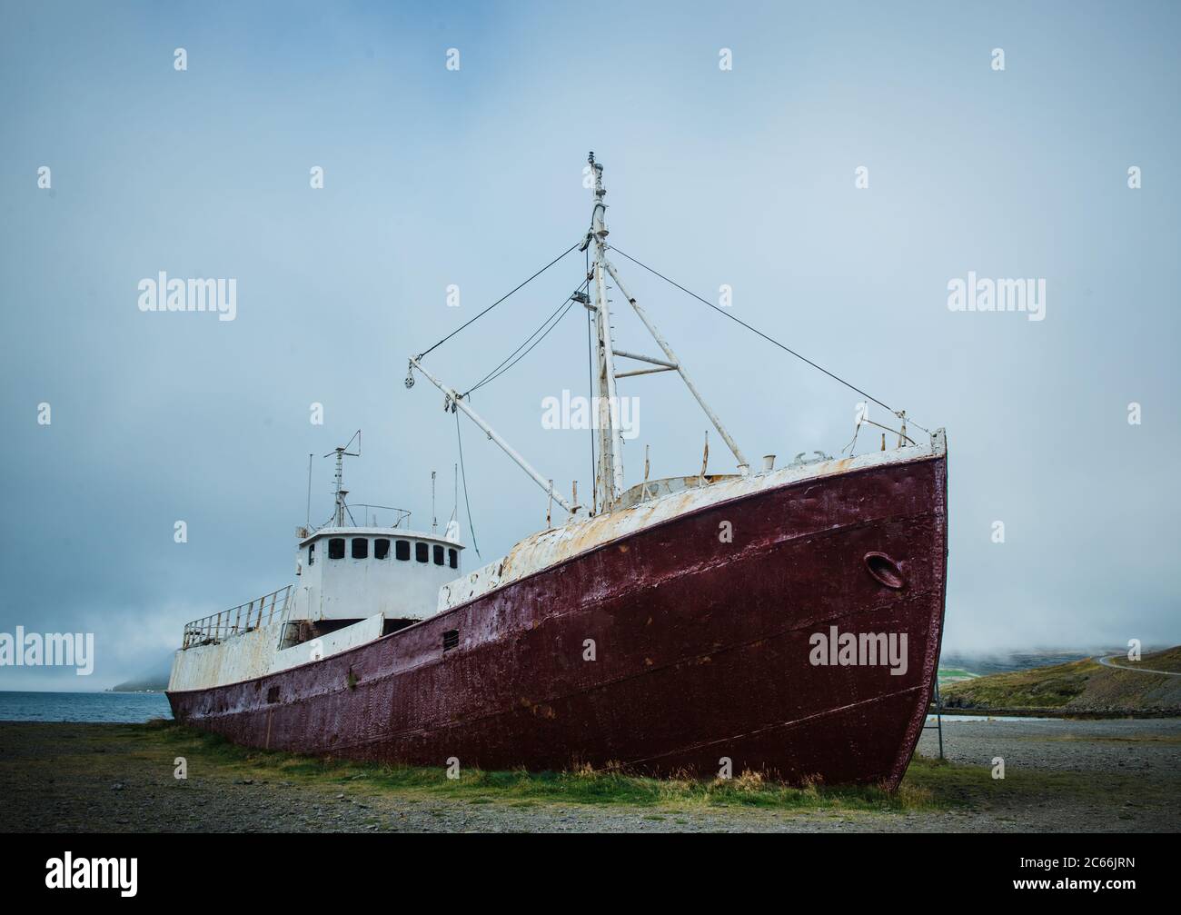 Gardar Ba64, la nave più antica d'Islanda, costruita nel 1912 in Norvegia. Patreksfjörður, fiordi occidentali, Islanda, Oceano Atlantico Foto Stock