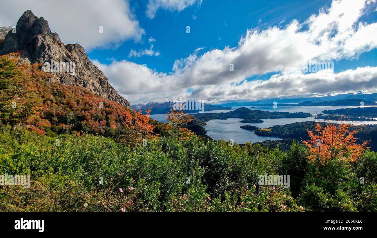 Vista di un paesaggio di isole dal Monte Lopez (Cerro Lopez), Argentina Foto Stock