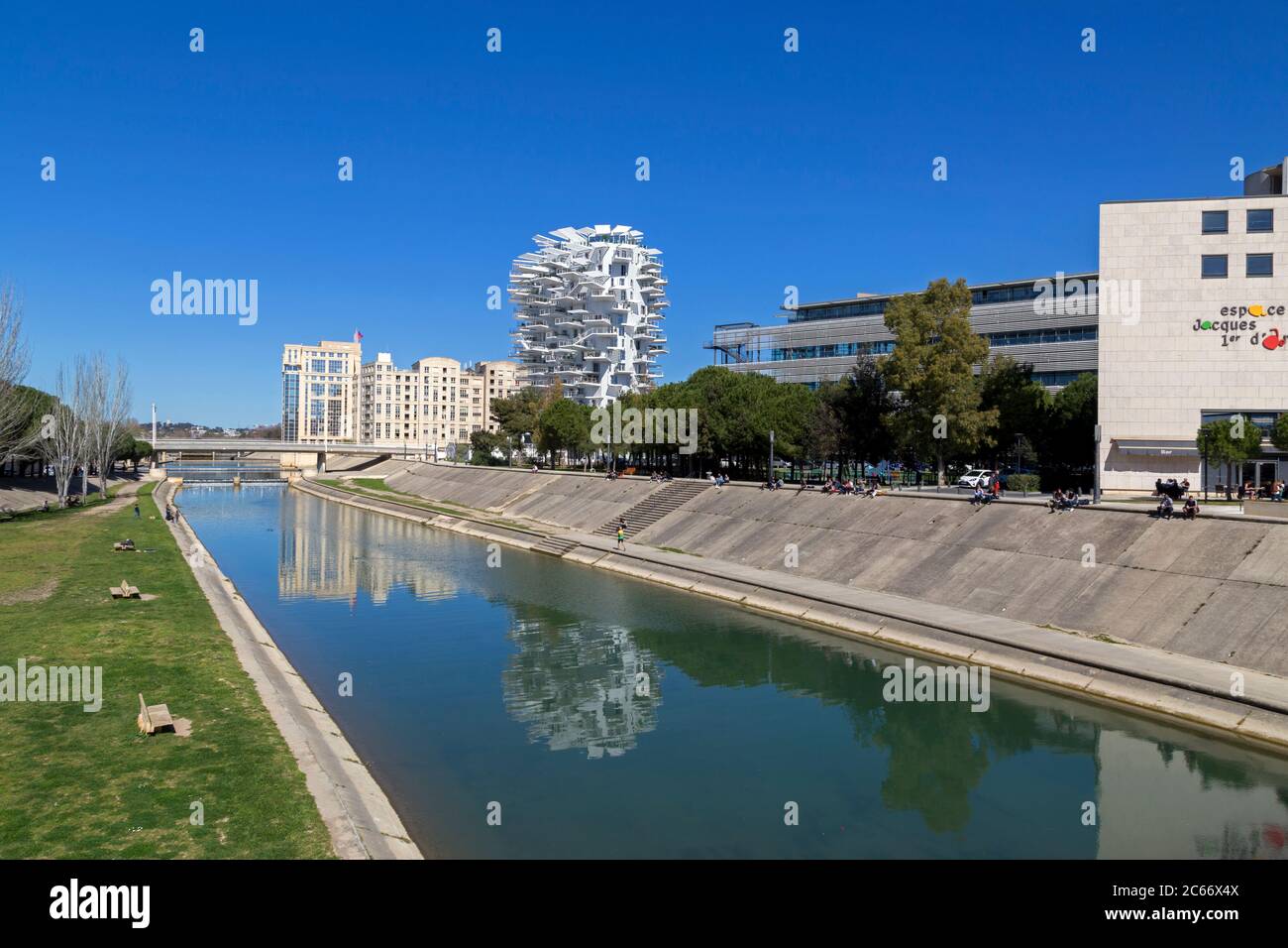 Edificio moderno ' l'Arbre Blanc ', Les Berges du Lez, Montpellier Francia Foto Stock