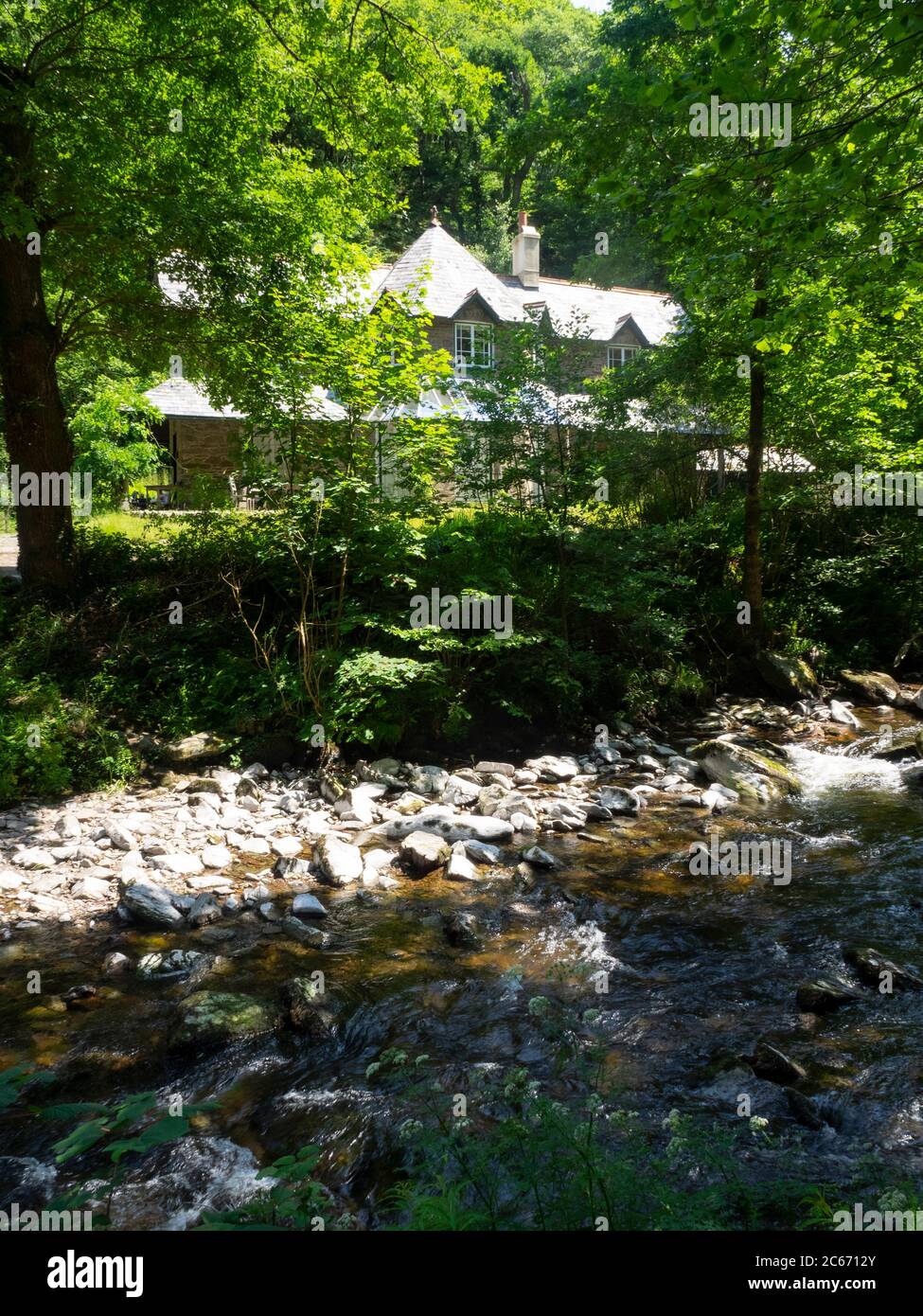 Watersfeet House un ex rifugio di pescatori costruito nel 1832, Watersfeet, Devon, Regno Unito Foto Stock