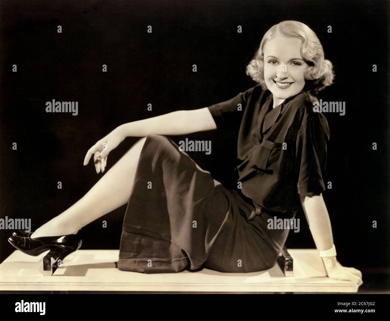 Jean Dale, più tardi conosciuto come Virginia Dale, Ritratto a tutta lunghezza per il film, 'testimoni bismanti', Warner Bros., 1937 Foto Stock