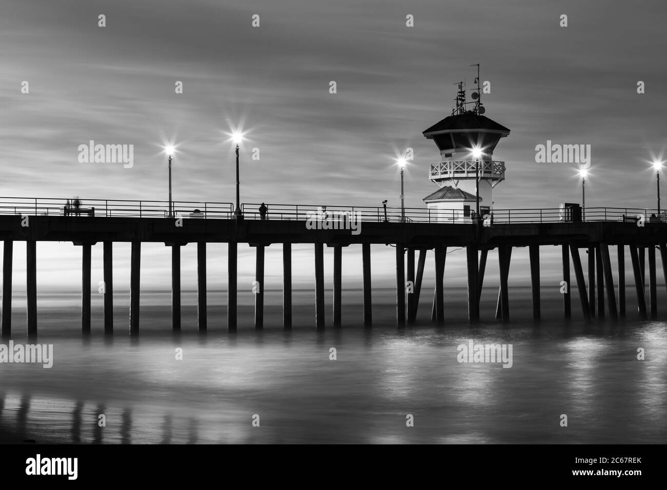 Molo di Huntington Beach al tramonto, California, Stati Uniti Foto Stock