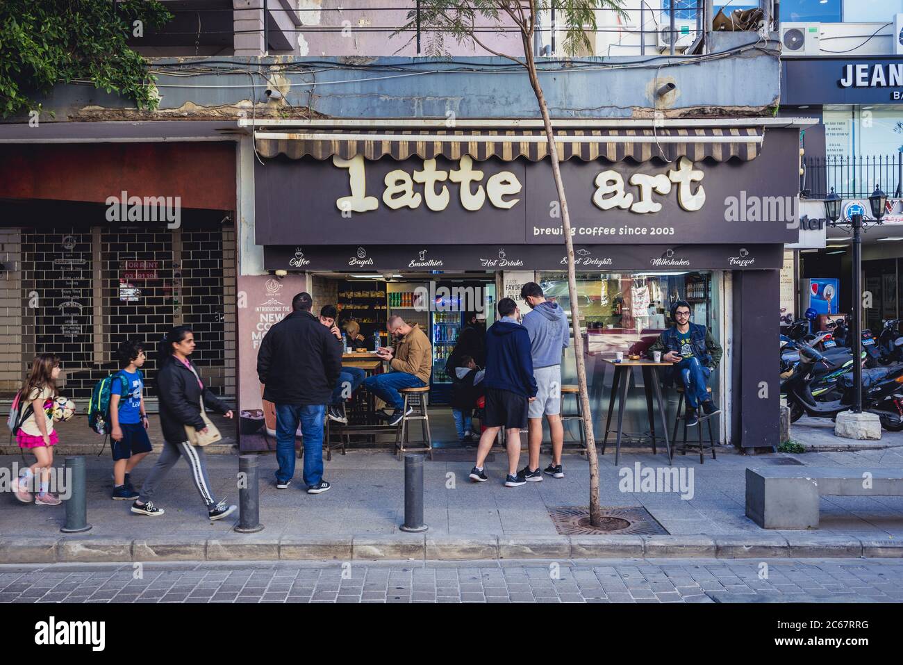 Latte Art cafe nel quartiere Hamra di Beirut, Libano Foto Stock