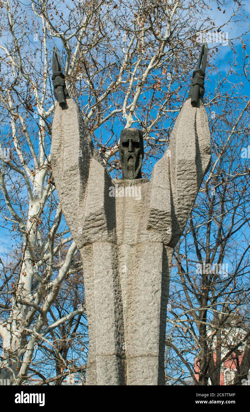 Monumento a San Kliment Ohridski, creatore dell'alfabeto cirillico..Sofia, Bulgaria Foto Stock