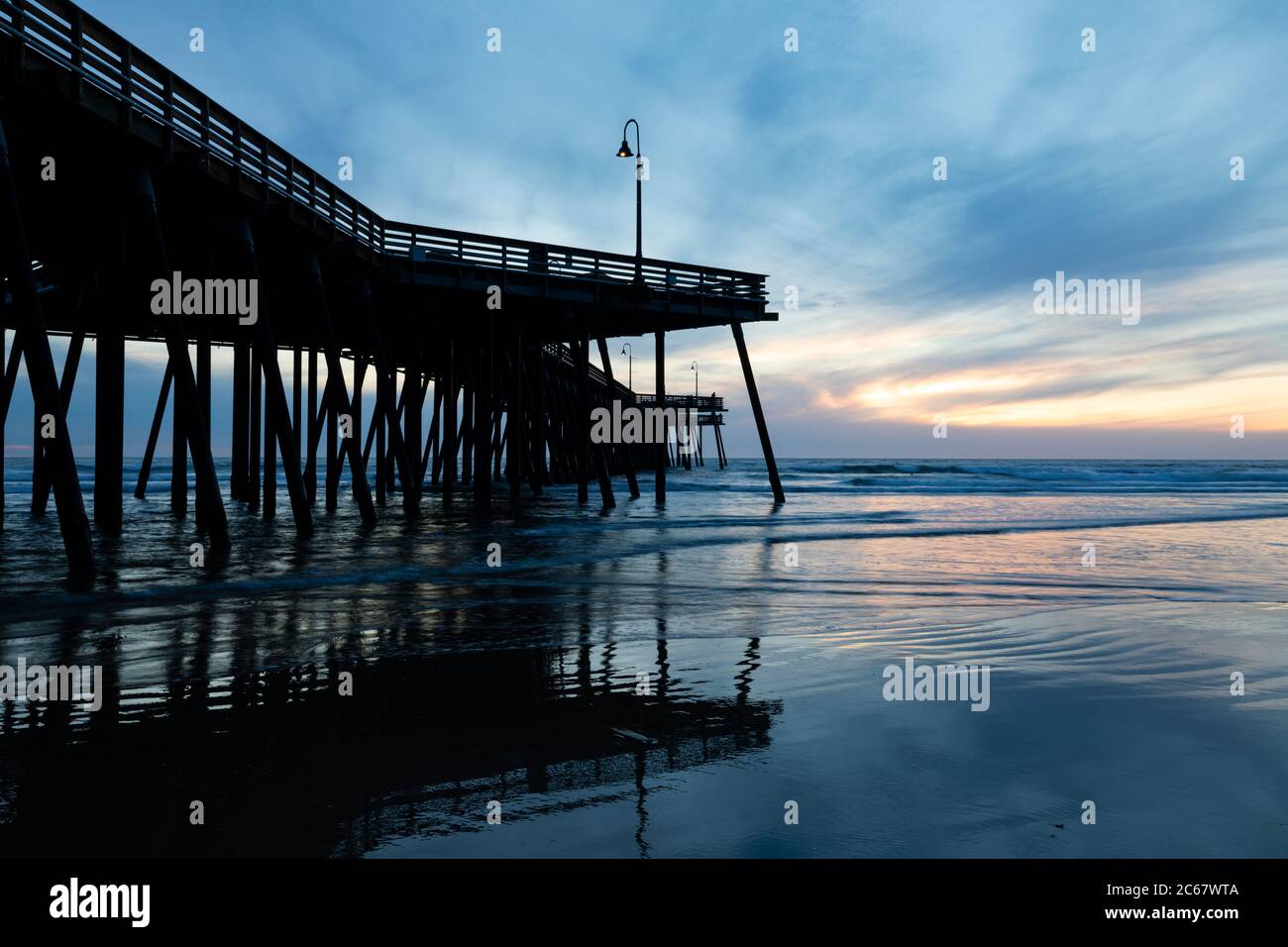 Molo di Pismo Beach al tramonto, California, USA Foto Stock