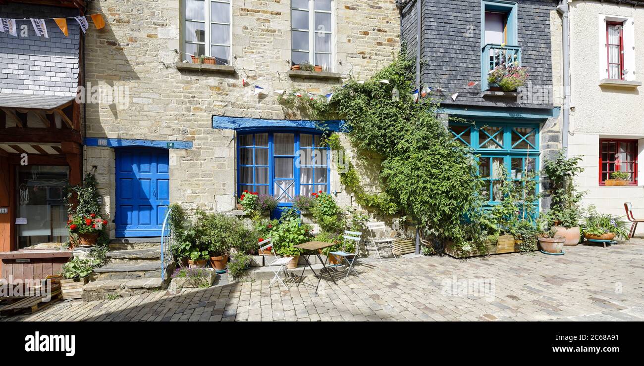 Strada nel centro storico di Vire, Ille et Vialaine, regione Bretagne, Francia Foto Stock