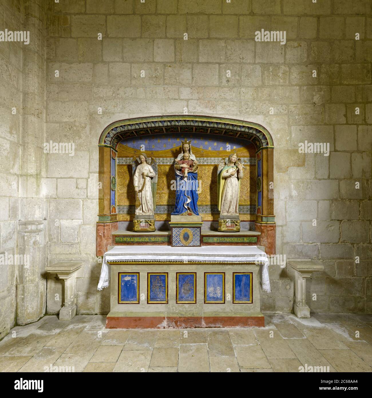 Interno della cattedrale di Notre Dame de Lassomption, Luzon, regione della Loira, Francia Foto Stock