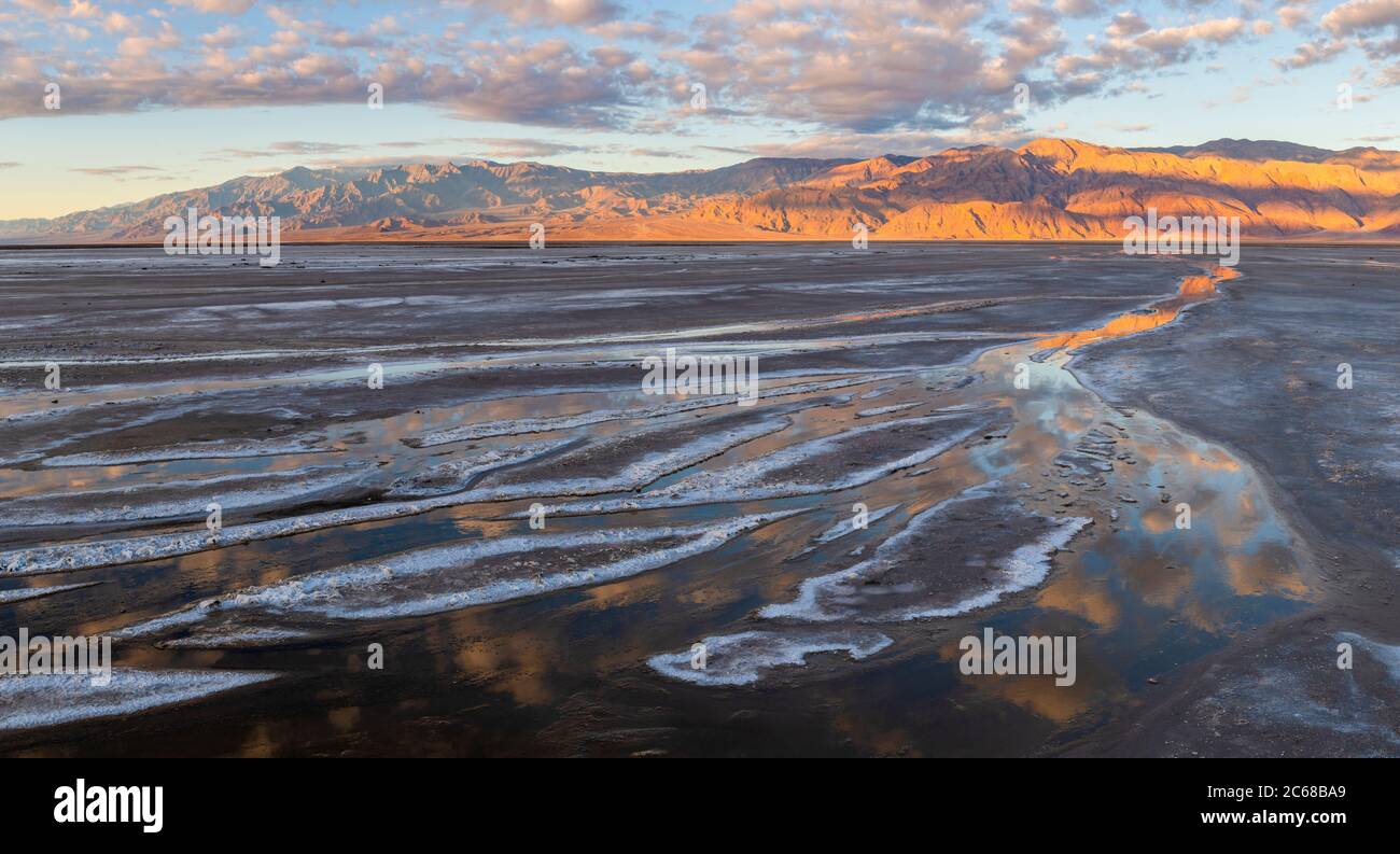 Vista del tramonto al Death Valley National Park, California, USA Foto Stock