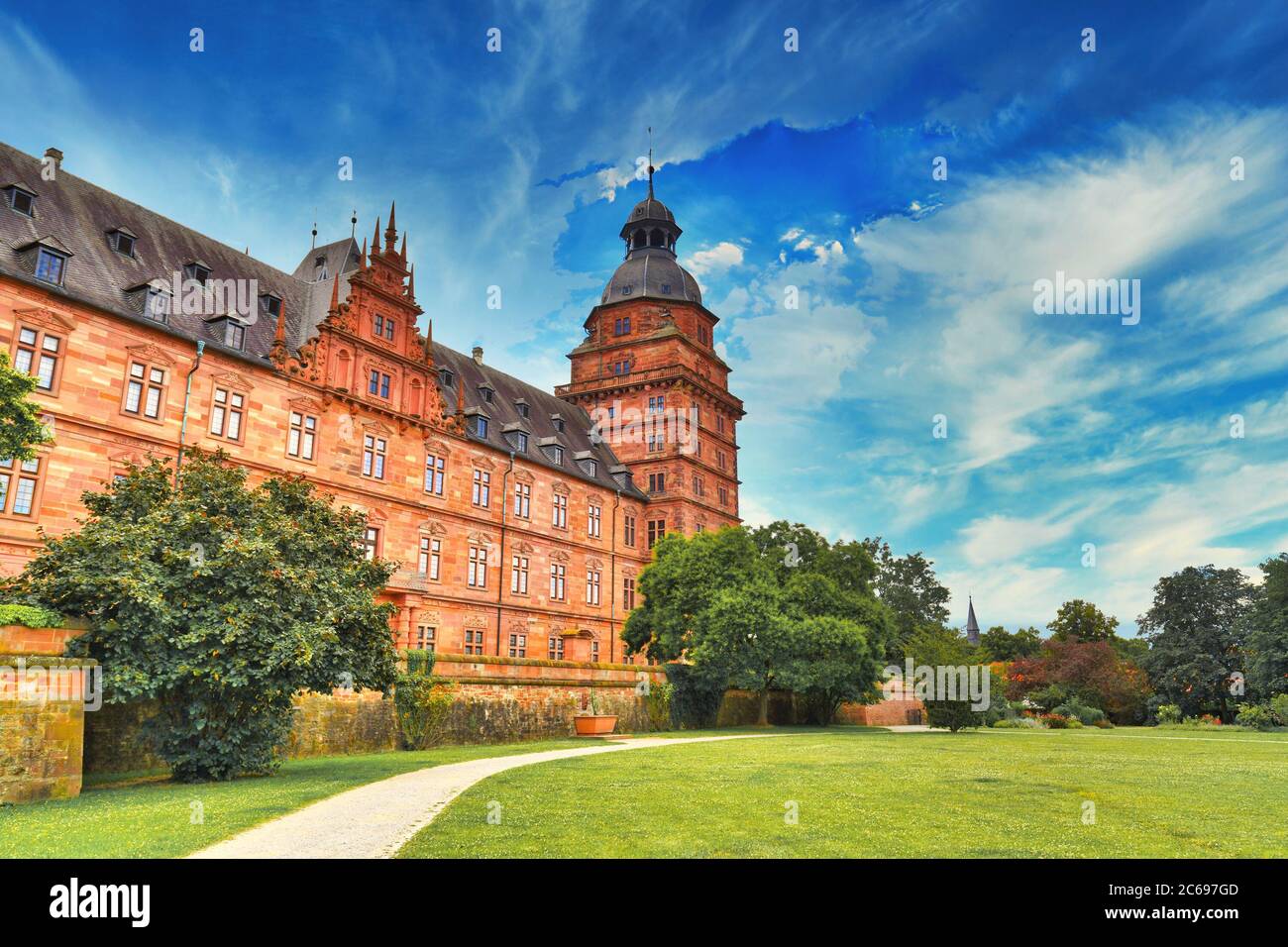 Aschaffenburg, Germania - Luglio 2020: Palazzo chiamato 'Schloss Johannisburg' in stile rinascimentale tedesco Foto Stock