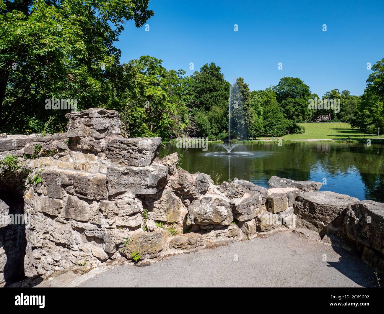 Parco cittadino con lago di Meiningen in Turingia Foto Stock