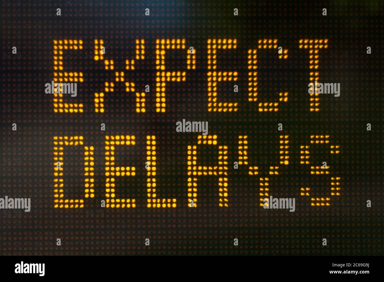 Un cartello che informa gli automobilisti di aspettarsi ritardi Foto Stock