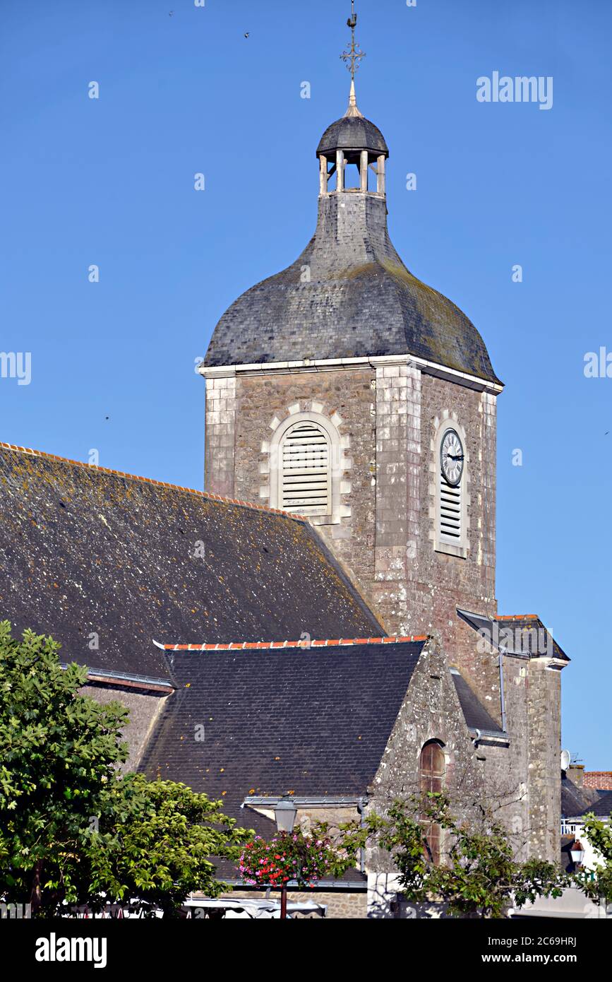 Chiesa di San Pietro a Piriac-sur-Mer, un comune nel dipartimento Loire-Atlantique nella Francia occidentale Foto Stock