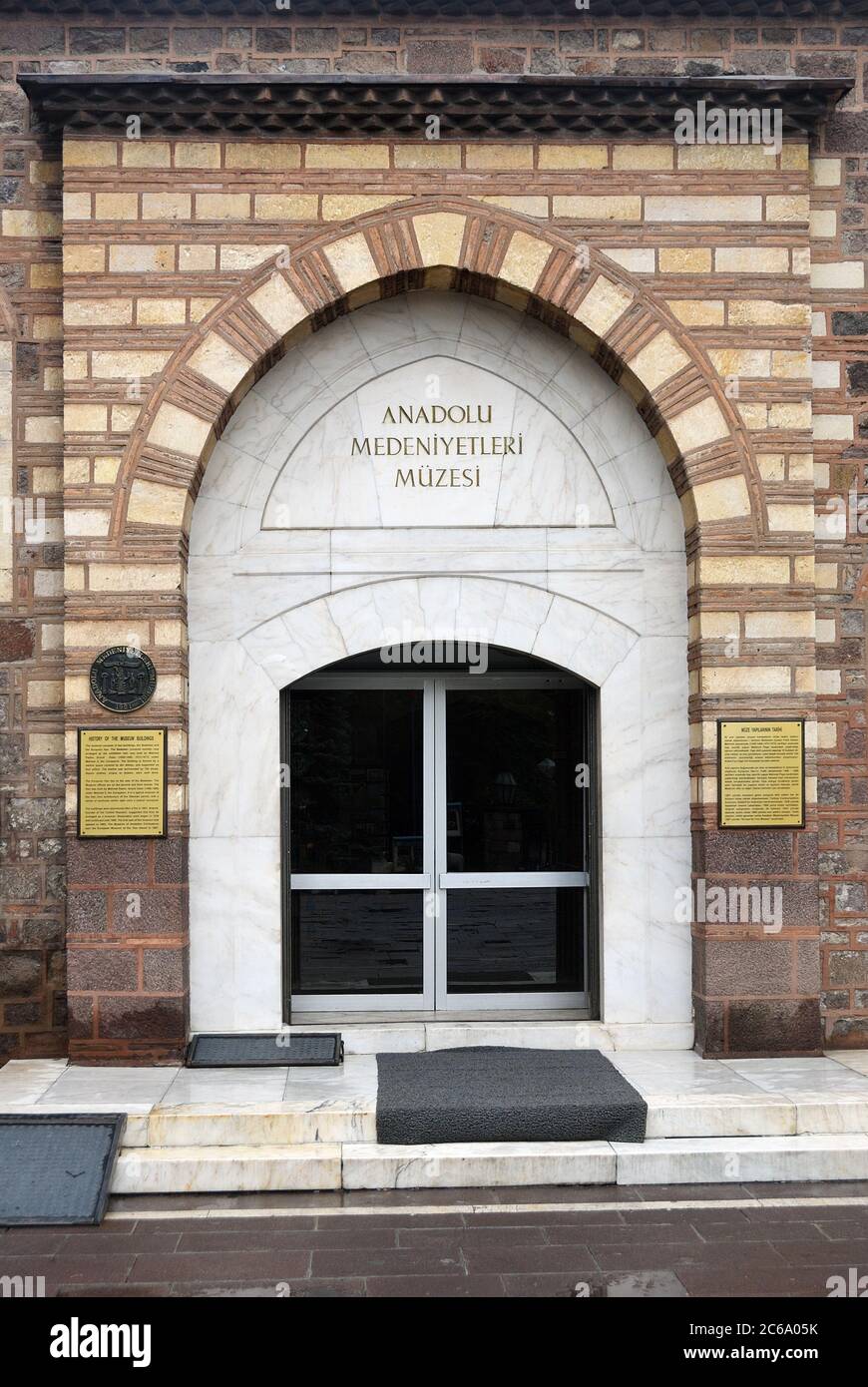 Ankara, Turchia - 01 novembre 2009: La porta del Museo delle civiltà Anatoliche. Il principale museo storico della Turchia, situato nella sua capitale - Foto Stock