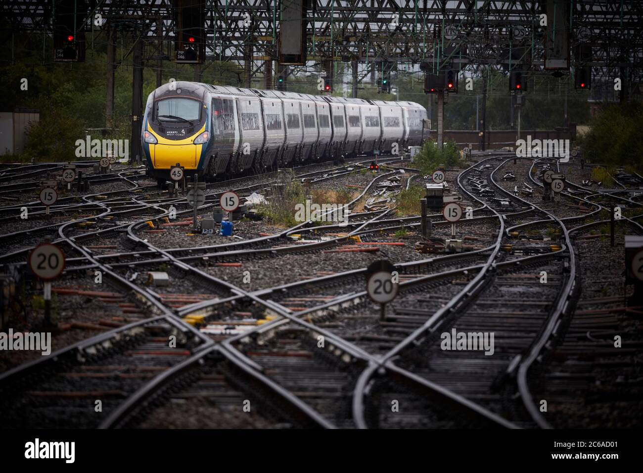 FirstGroup Trenitalia Avanti West Coast rail franchise WCML West Coast linea principale Alstom Classe 390 treno Pendolino da Londra a Manchester presso MCR Pic Foto Stock