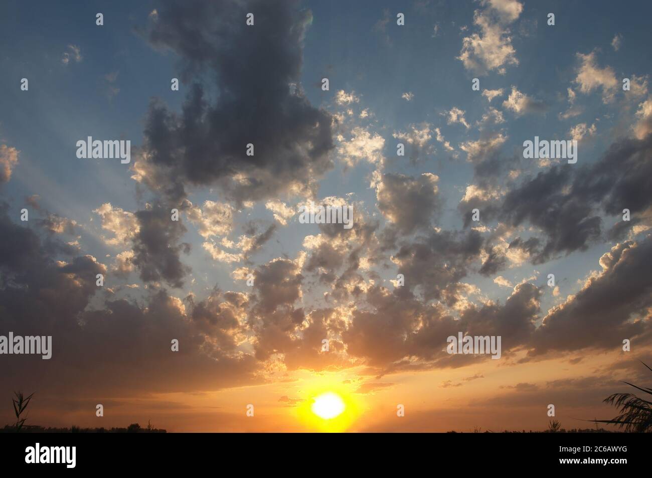 Cielo, nuvole, tramonto Foto Stock