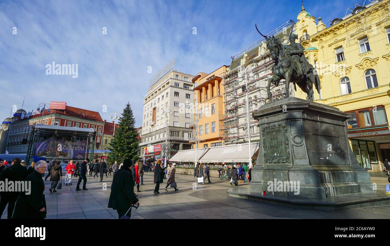 Zagabria, Croazia - 7 luglio 2020 : Ban Josip Jelacic monumento nella piazza centrale di Zagabria, Croazia. Paesi europei dei Balcani Foto Stock