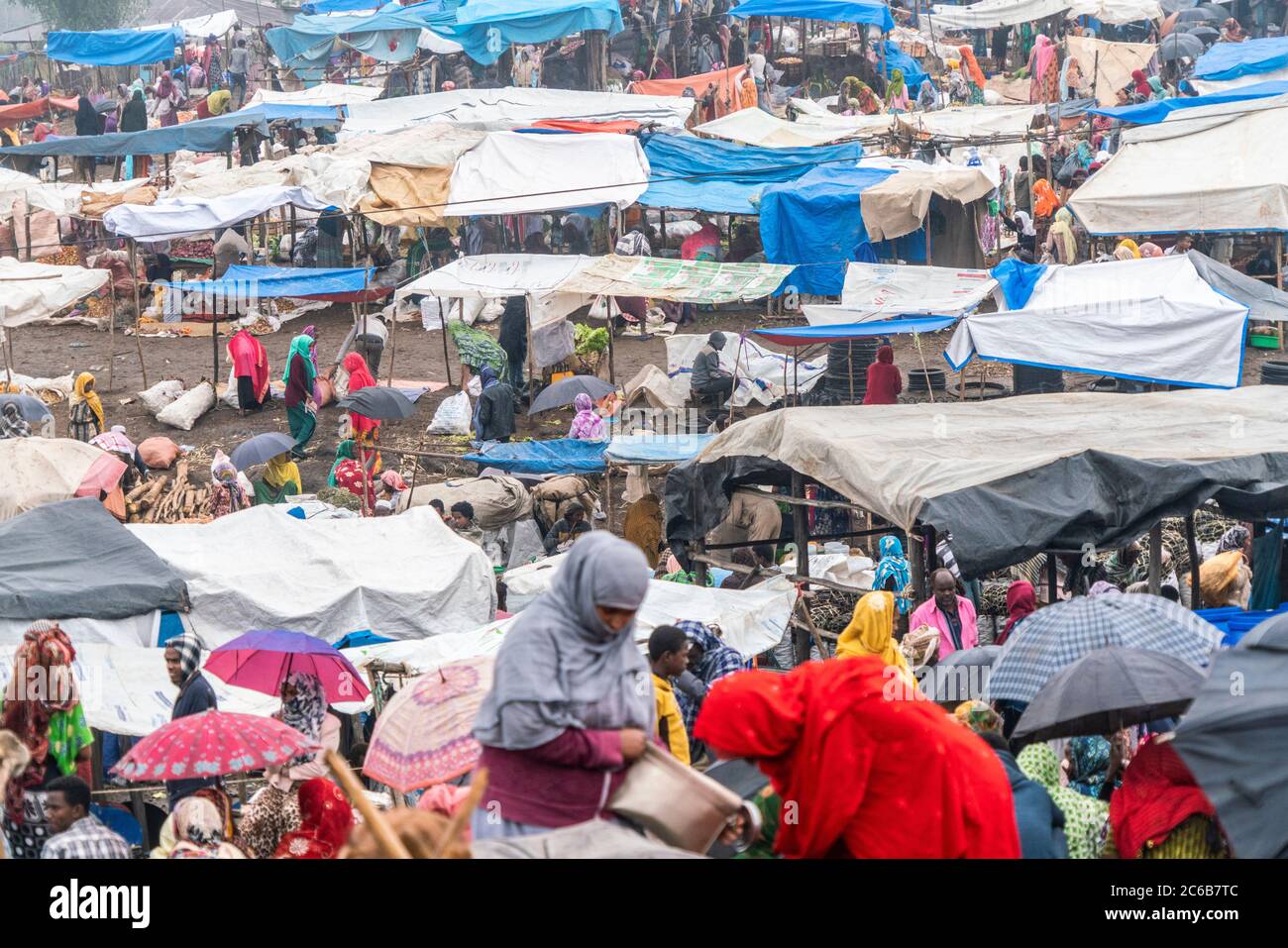 Donne musulmane al mercato Bati, nella regione di Amhara, Oromia, Etiopia, Africa Foto Stock