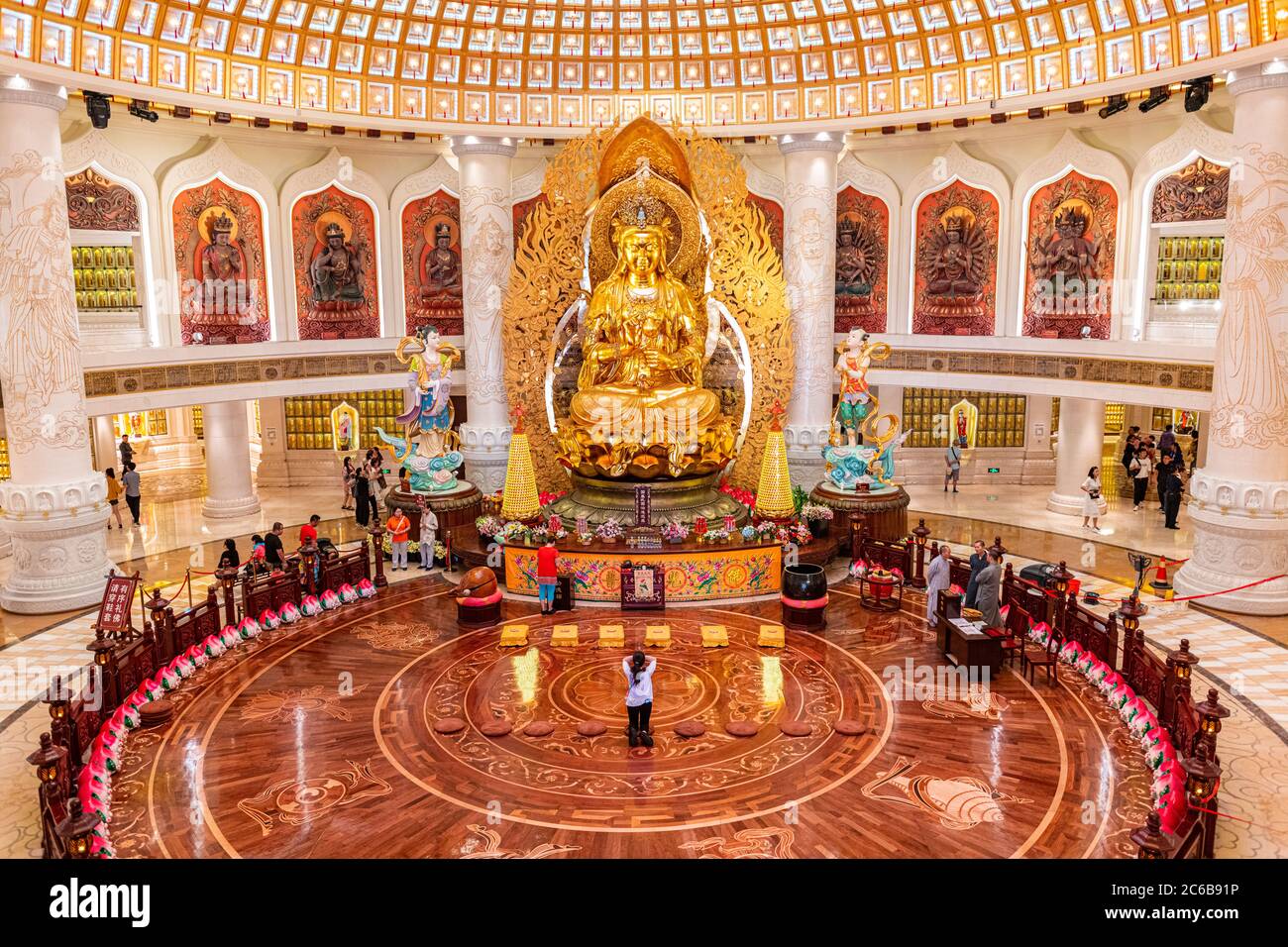 Statua di Buddha nel buddha gigante del tempio di Nanshan, Sanya, Hainan, Cina Foto Stock