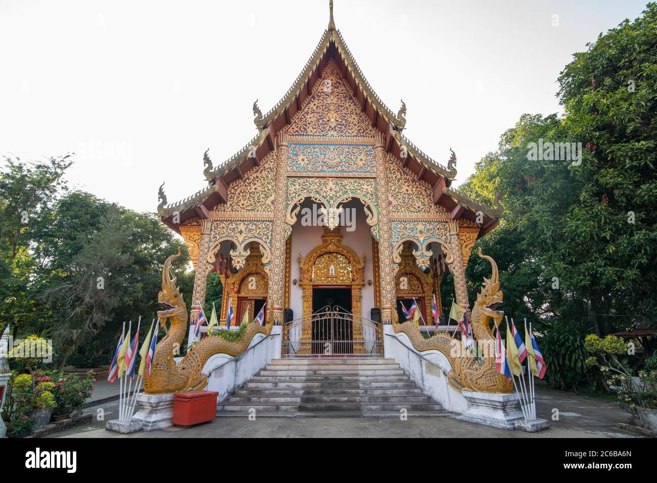 Il Wat Sob Sumi nella città di Chiang Khong nella provincia di Chiang Rai in Thailandia. Thailandia, Chiang Khong, novembre 2019 Foto Stock