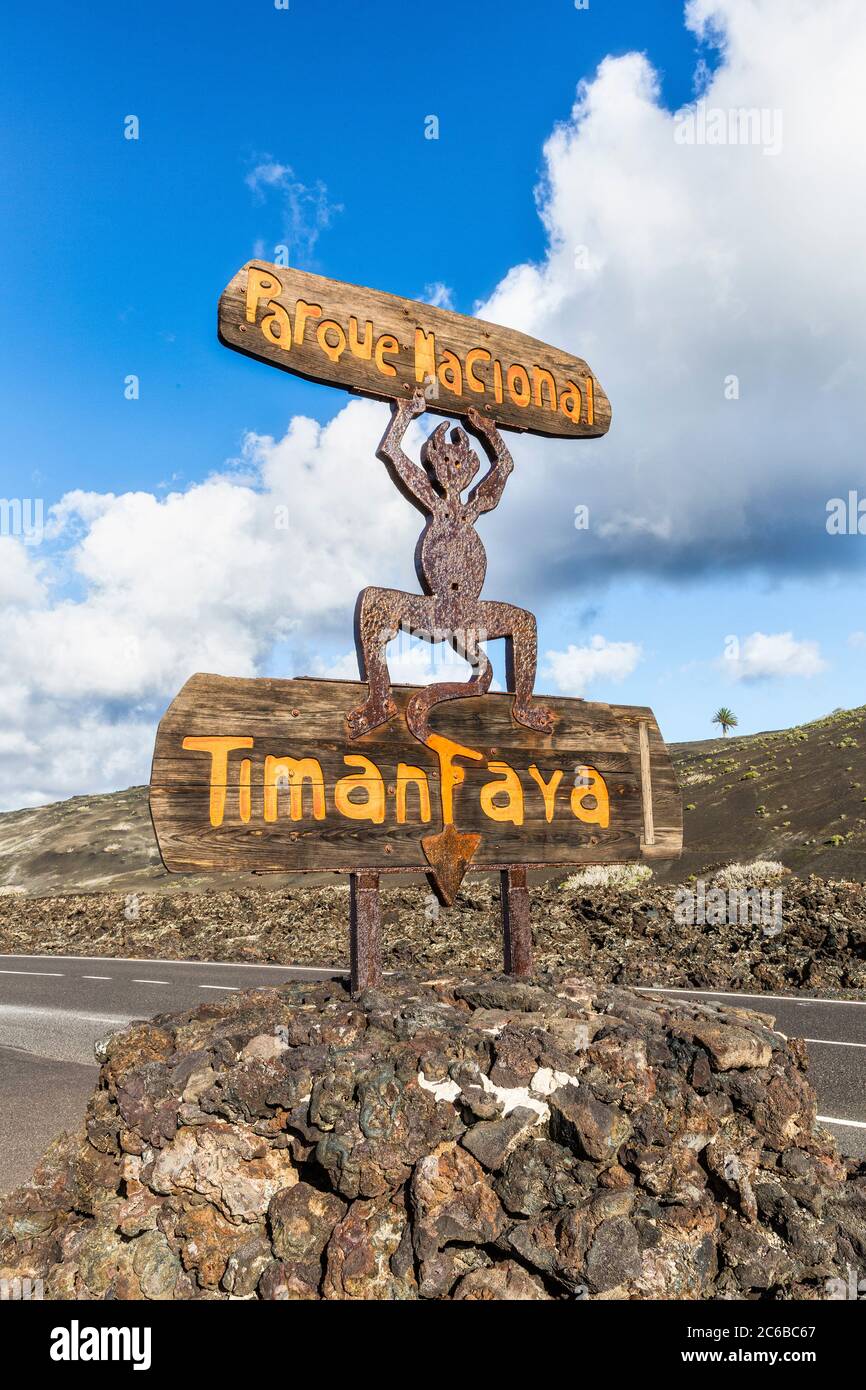 Parco Nazionale Timanfaya, cartello d'ingresso al Parco Nazionale, Lanzarote, Isole Canarie, Spagna, Atlantico, Europa Foto Stock