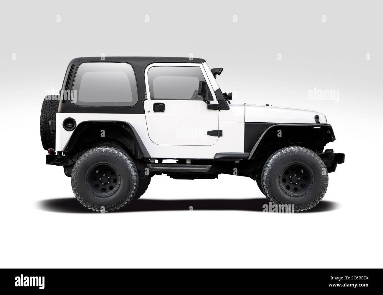 Vista laterale SUV bianco isolata su bianco Foto Stock