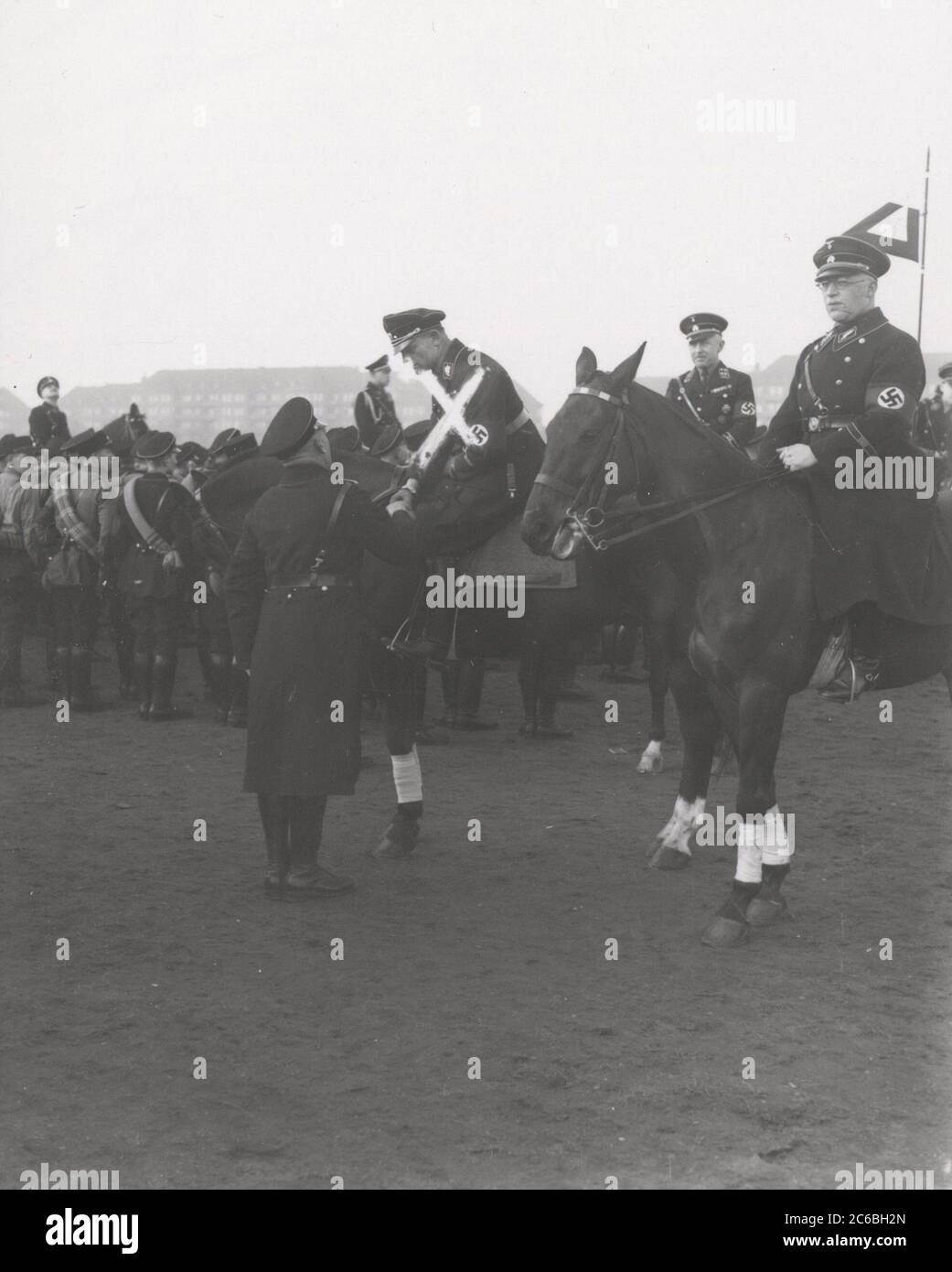 Seppo Dietrich, comandante del Leibstandarte Adolf. Hitler's Heinrich Hoffmann Fotografie 1934 fotografo ufficiale di Adolf Hitler, e un politico e editore nazista, che era un membro del circolo intimo di Hitler. Foto Stock