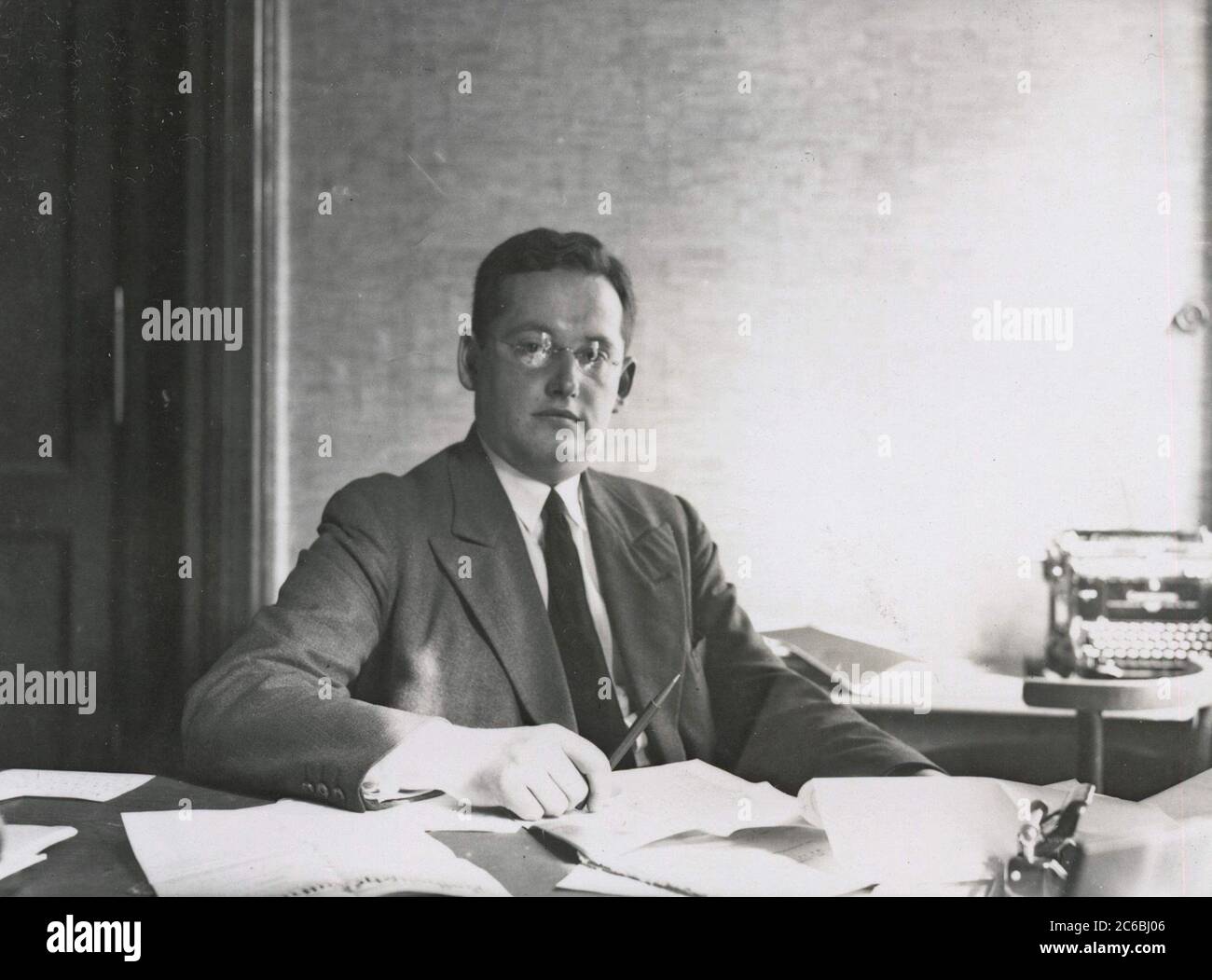 Il direttore dell'ufficio di Reich Dr.Gross Heinrich Hoffmann fotografa 1934 il fotografo ufficiale di Adolf Hitler, e un politico e editore nazista, che era un membro del circolo intimo di Hitler. Foto Stock