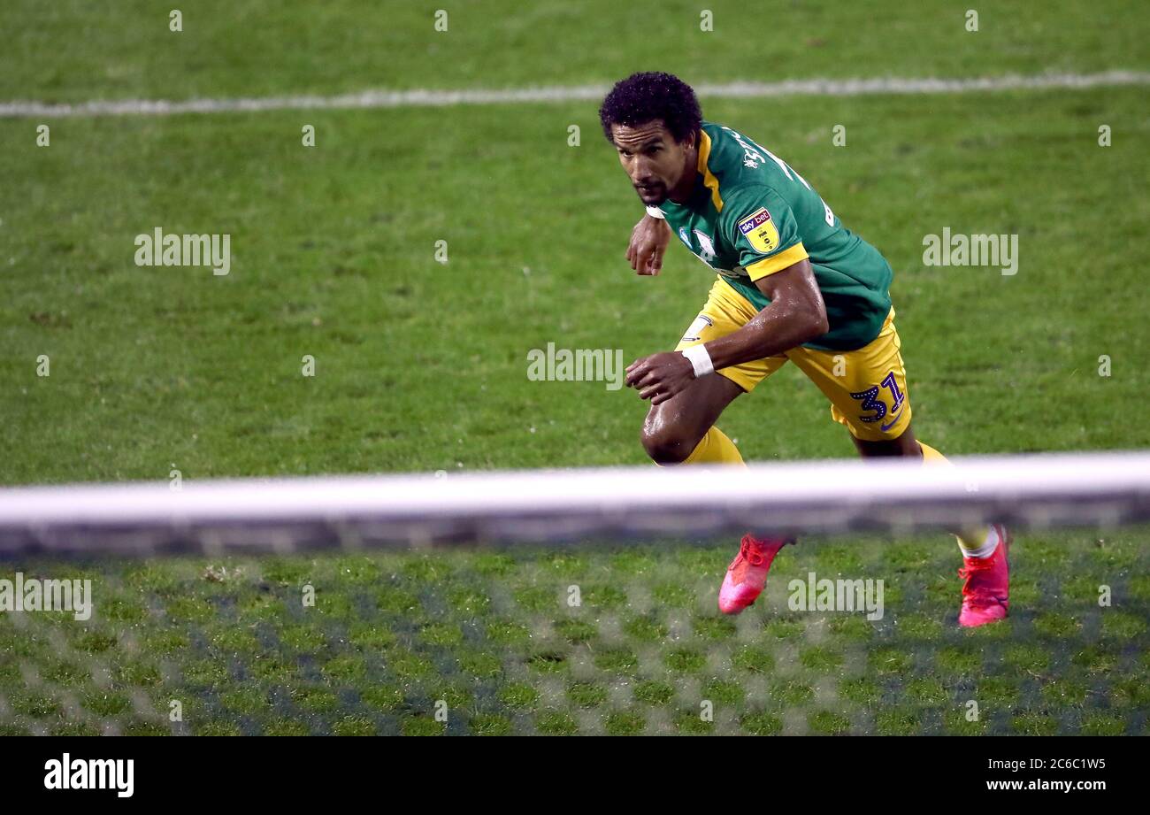 Scott Sinclair di Preston North End celebra il primo gol della partita durante la partita del campionato Sky Bet a Hillsborough, Sheffield. Foto Stock