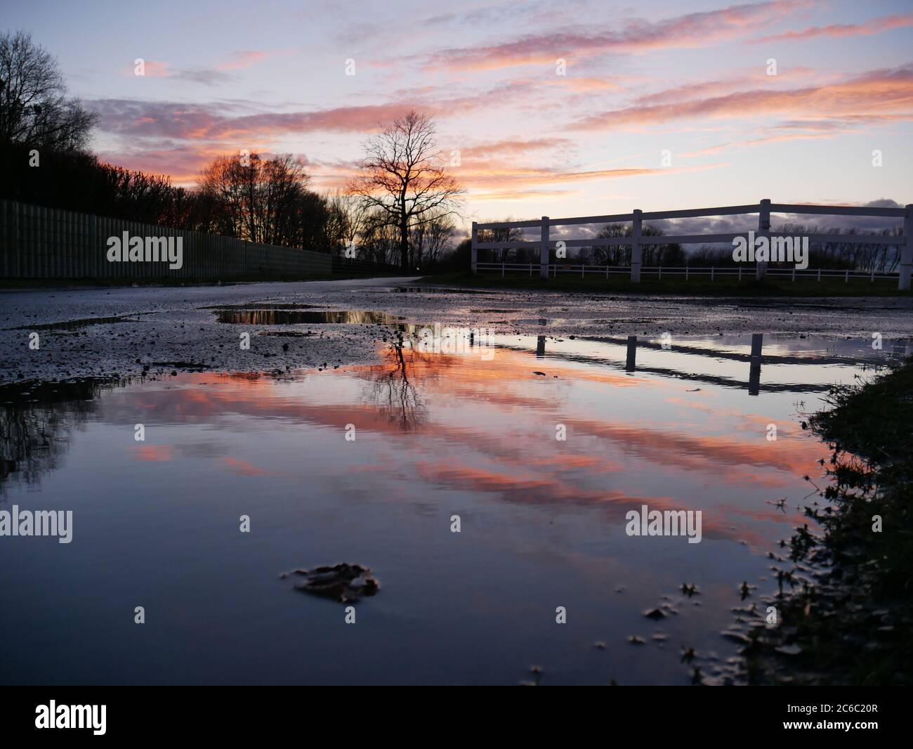 Landschaft beim Sonnenuntergang; Paesaggio con tramonto bellissimo; Foto Stock