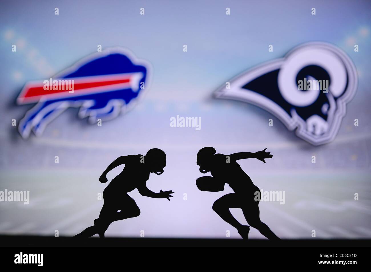 Buffalo Bills contro Los Angeles Rams. Poster corrispondenza NFL. Due giocatori di calcio americani si affacciano sul campo. Logo club in backgroun Foto Stock