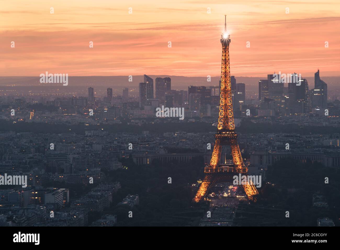 Vista panoramica della città di Parigi al tramonto Foto Stock