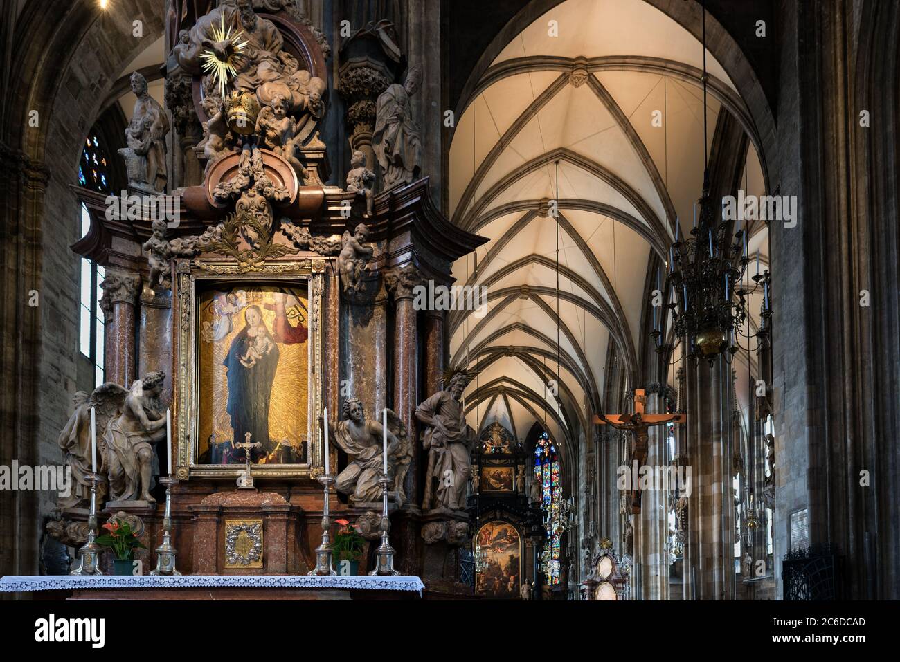 Vista interna della Cattedrale di Santo Stefano, Vienna Foto Stock