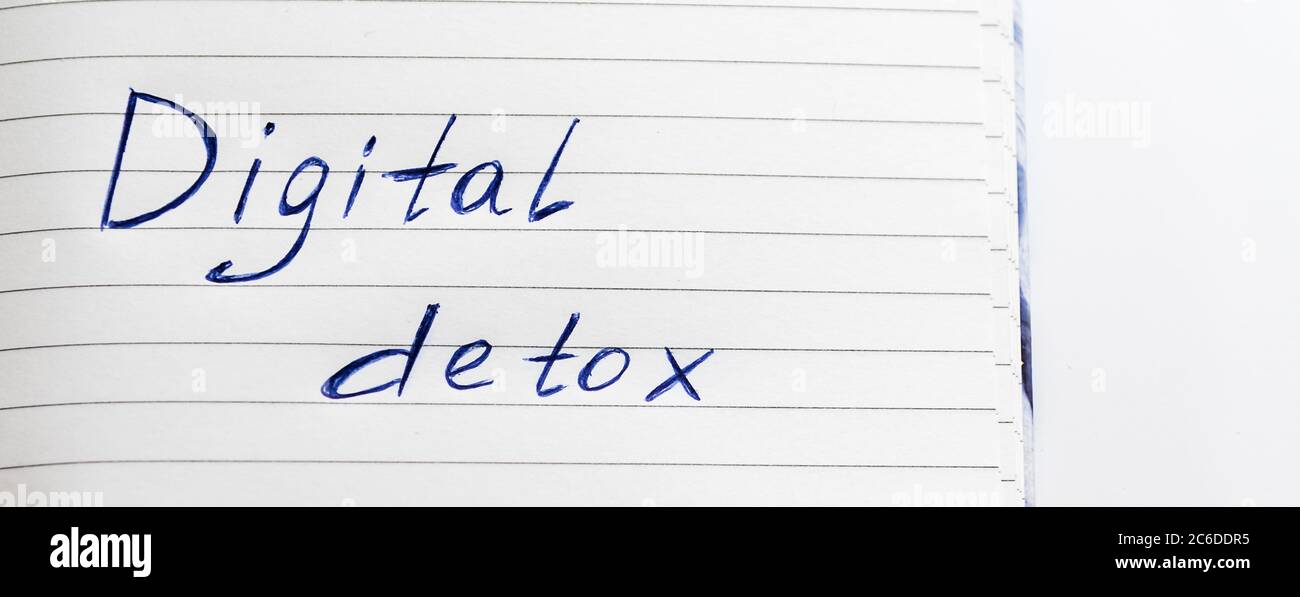 Concetto di detox digitale, parole scritte su blocco note Foto Stock
